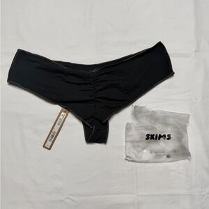 Skims light weight cotton black hipster